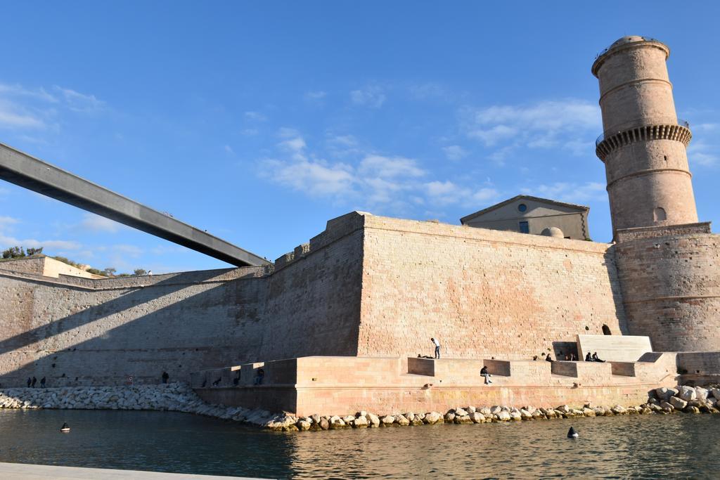 Sous Le Clocher * Marseille