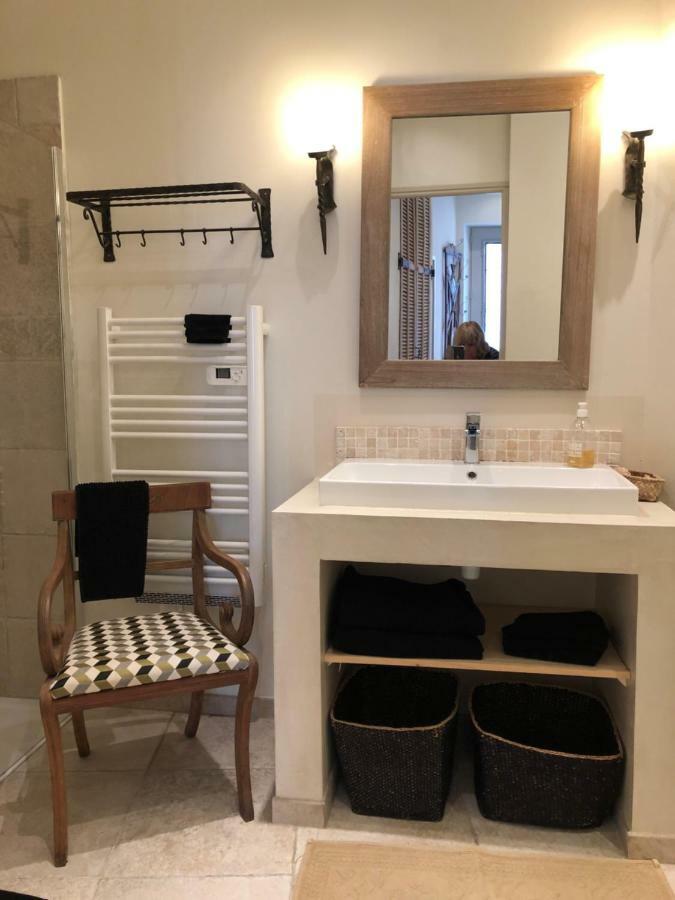 Sous Le Clocher Apartment